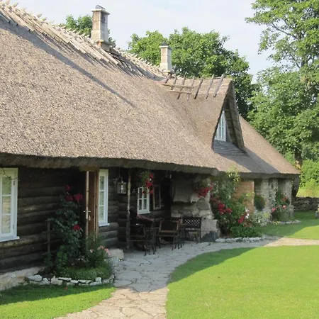 Aavikunurga Country house *