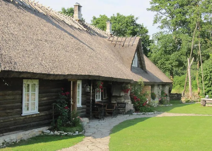 Aavikunurga Casa rural *